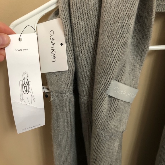 Calvin Klein Infinite Loop Scarf - Picture 2 of 4